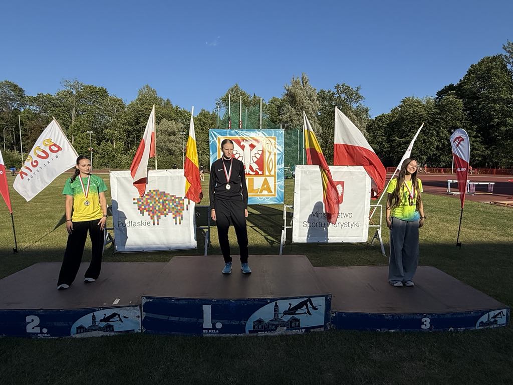 Mistrzostwa Woj Podl w la U16 I miejsce Maji Burzyńskiej na 300m