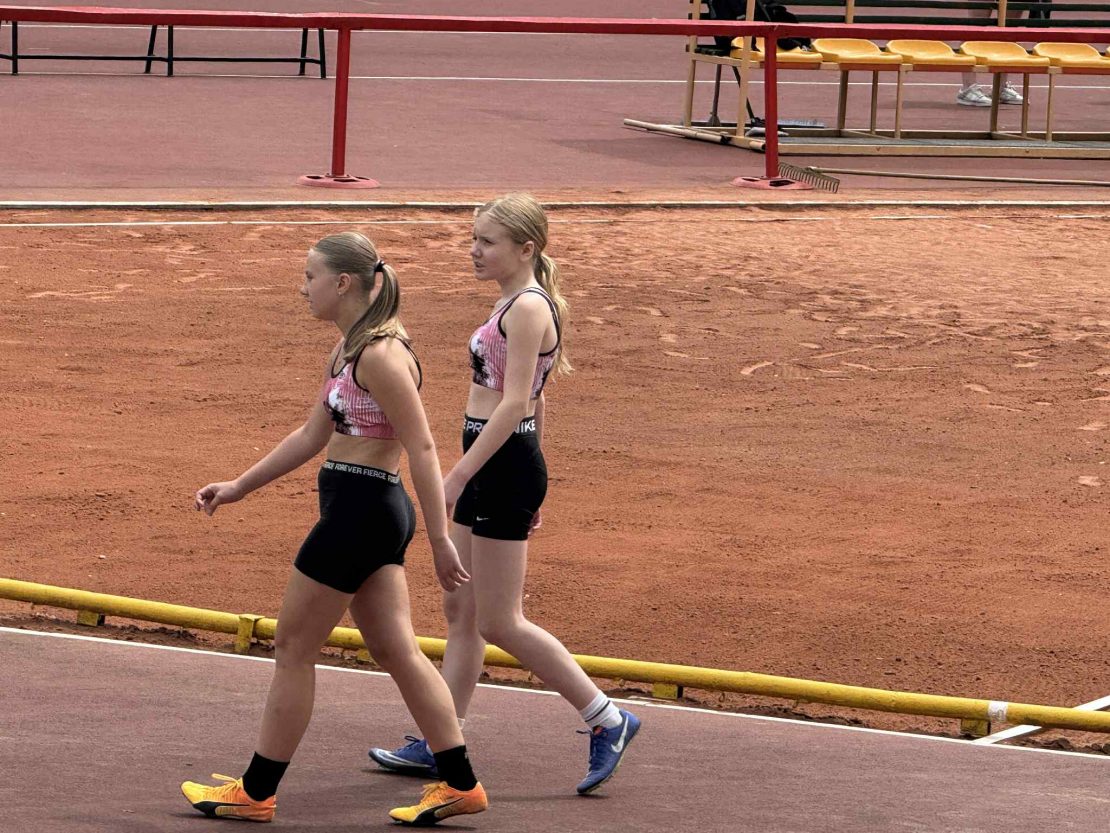 Finał Wojewódzki ID w la Maja Maliszewska i Wiktoria Steuer z VIb