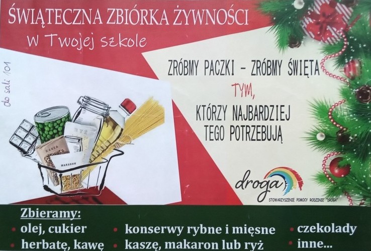 choinka obok stoi koszyk z produktami na zbiórkę żywności