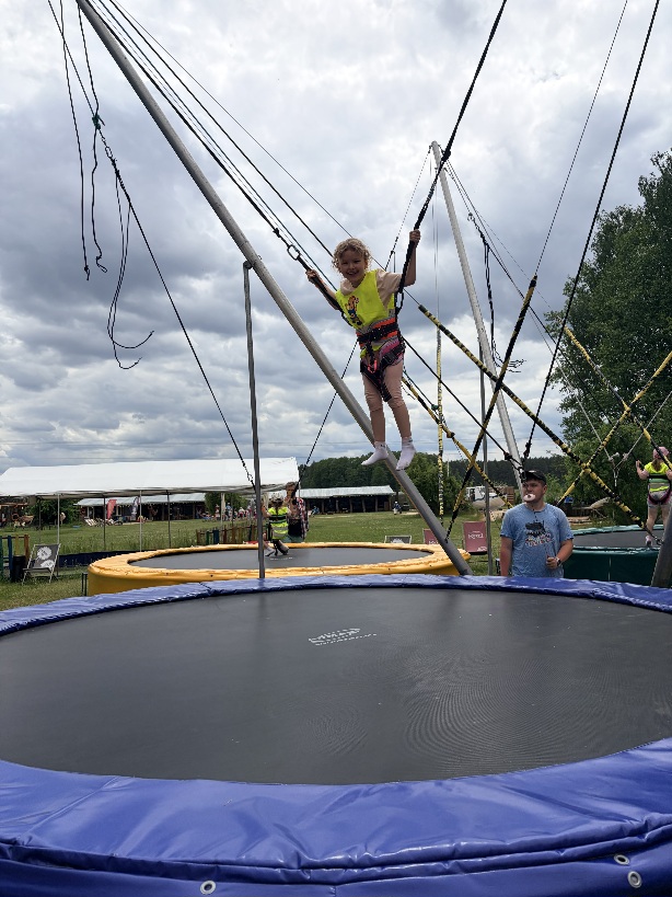 Zabawy na trampolinie